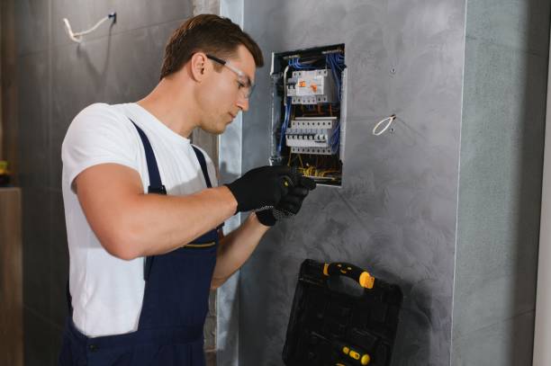 Best Local Electrician Companies  in Inverness Highlands South, FL