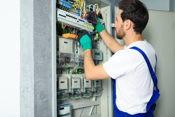 Best Licensed Electrician  in Inverness Highlands South, FL